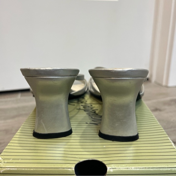 JACQUELINE FERRAR Silver Strappy Sandal Heels Style Debra Women’s Size 6.5M - Picture 6 of 11